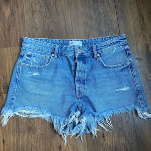 Size 8 zara denim shorts